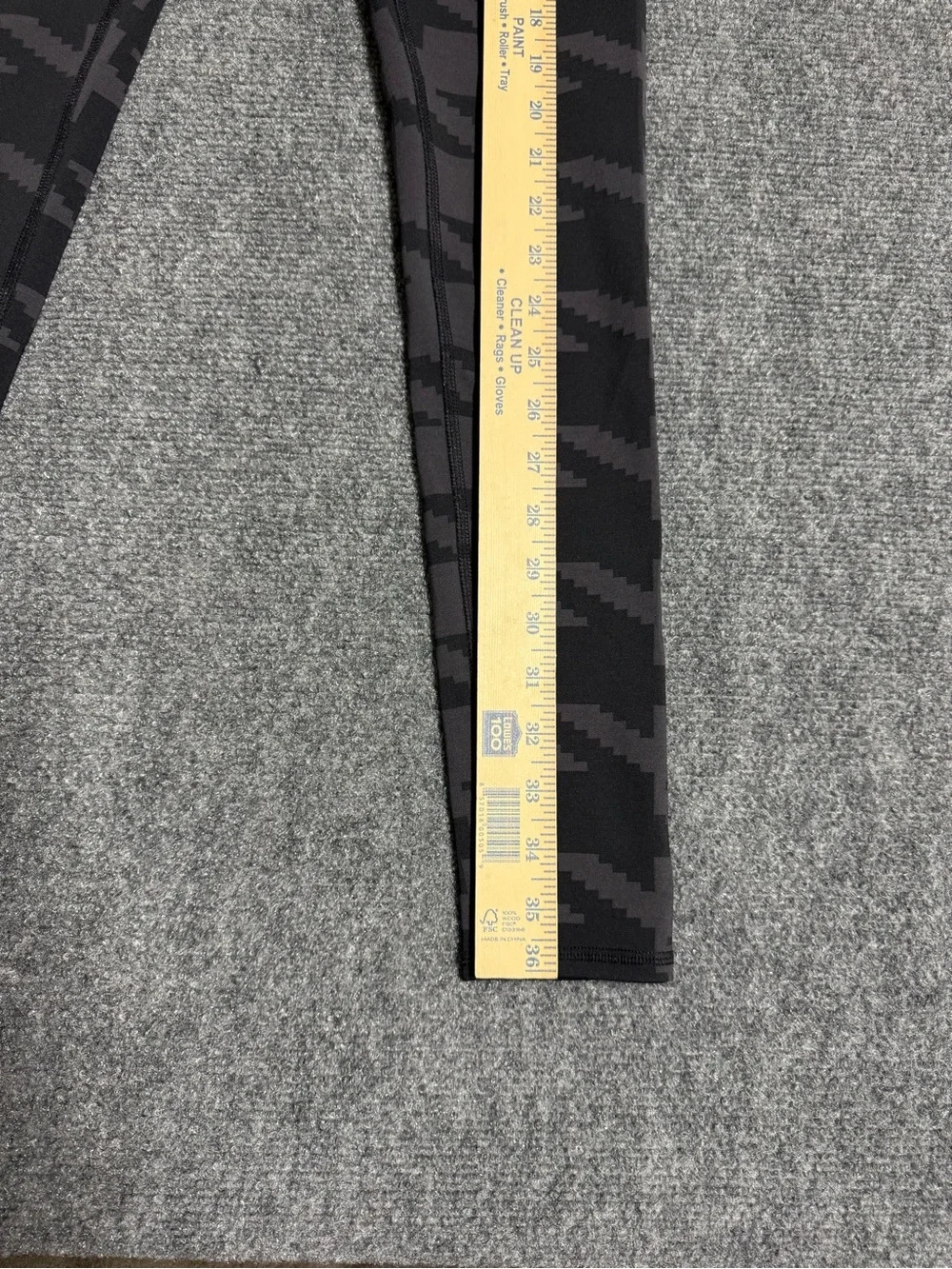 ALO Yoga Black and Charcoal Geometric Leggings
